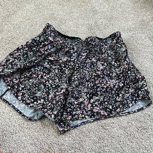 Lululemon 4” Shorts